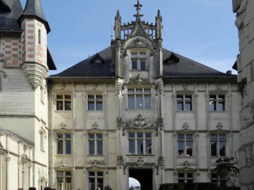 2018 - 25 Hôtel de Ville, Saumur (01)